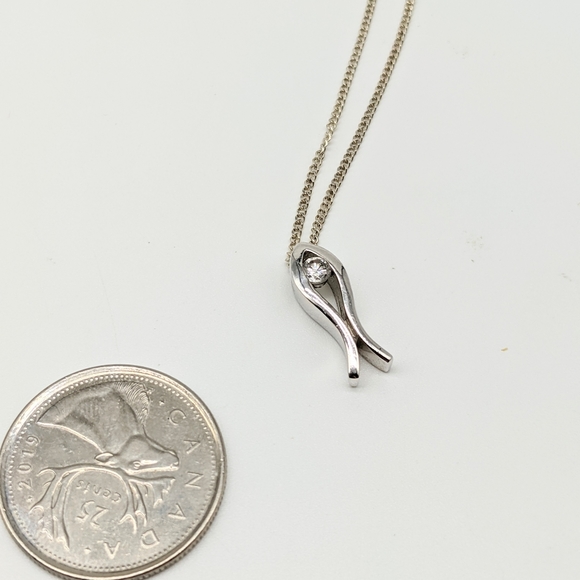 925 Fish and Cubic Zirconia on Silver Chain - Picture 2 of 5